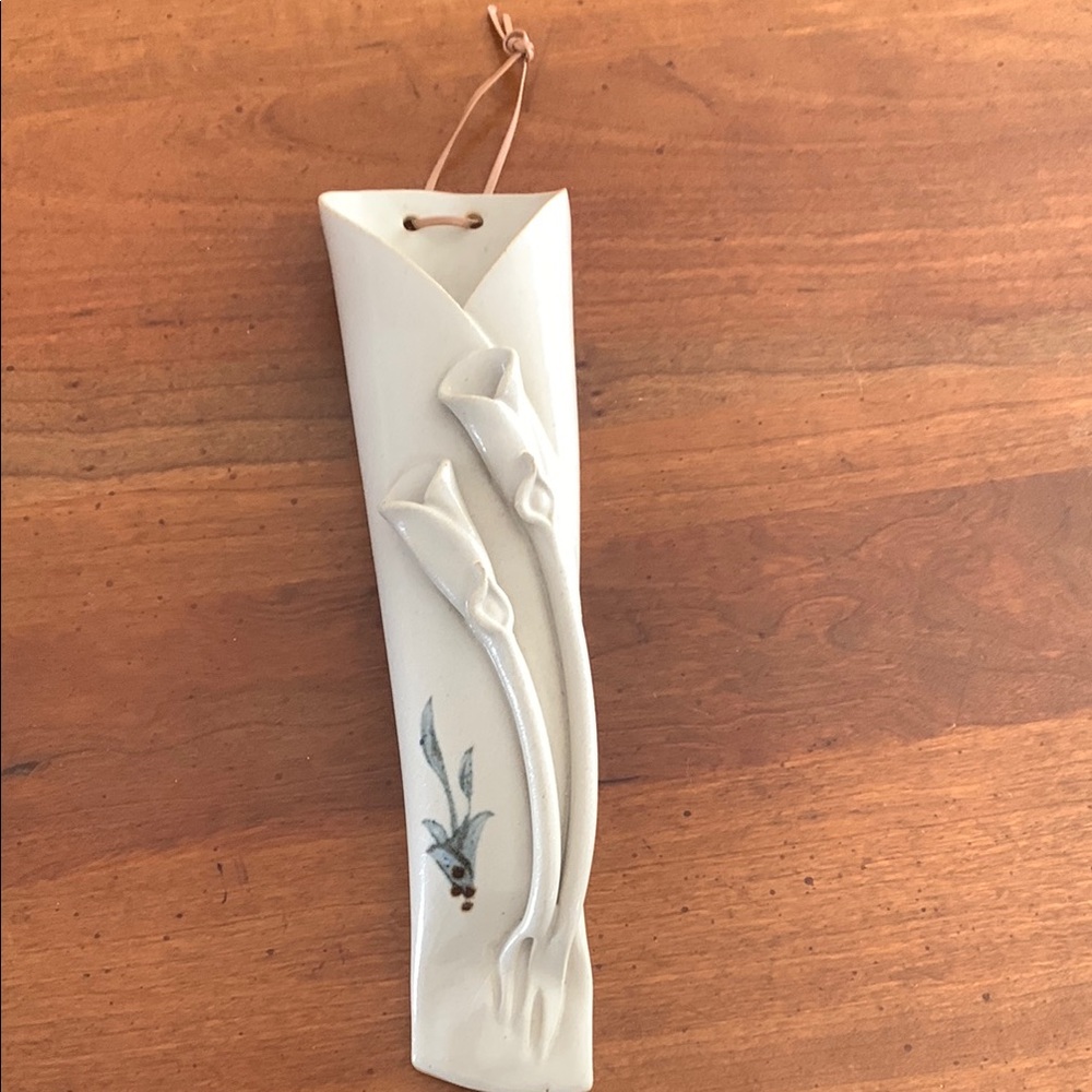 Hilborn 🇨🇦 Pottery Wall Vase.